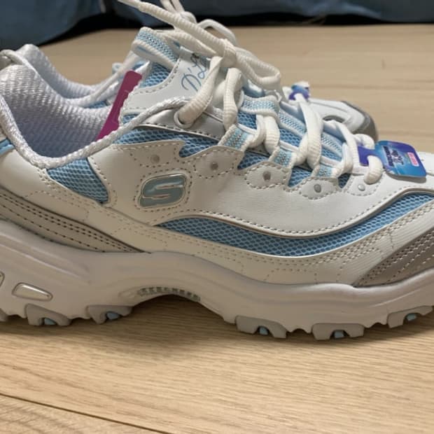 스케쳐스 딜라이트 새상품 230