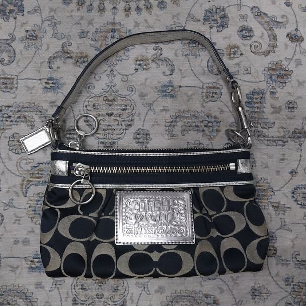 코치 시그니처 미니 핸드백