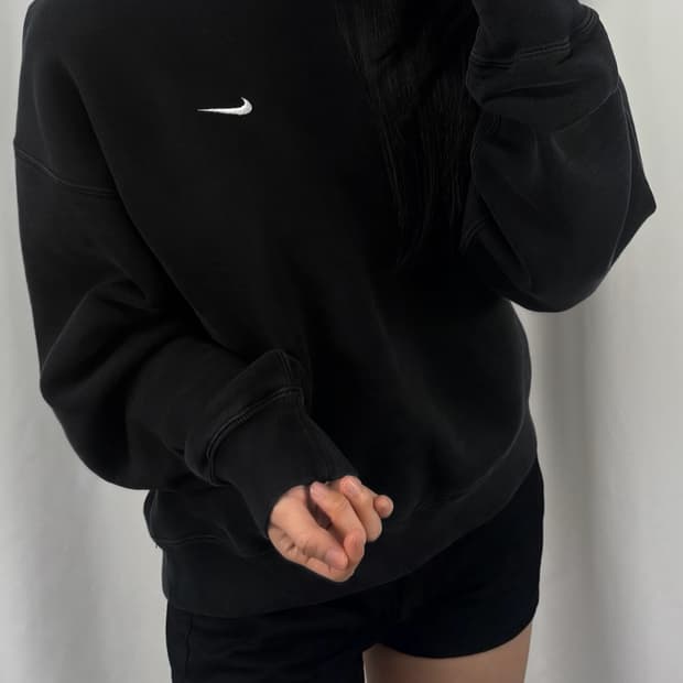 나이키 NRG 솔로 스우시 블랙 맨투맨