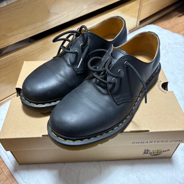 닥터마틴 1461 3홀 블랙 나파