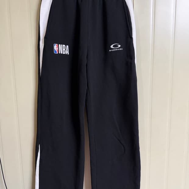 발렌시아가 NBA 콜라보레이션 오버사이즈 스웨트팬츠 블랙 xs