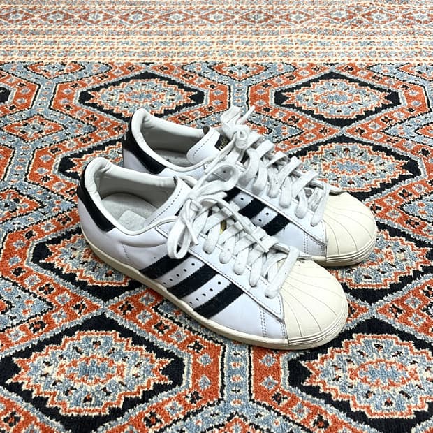 아디다스 슈퍼스타 흰검 스니커즈 US4