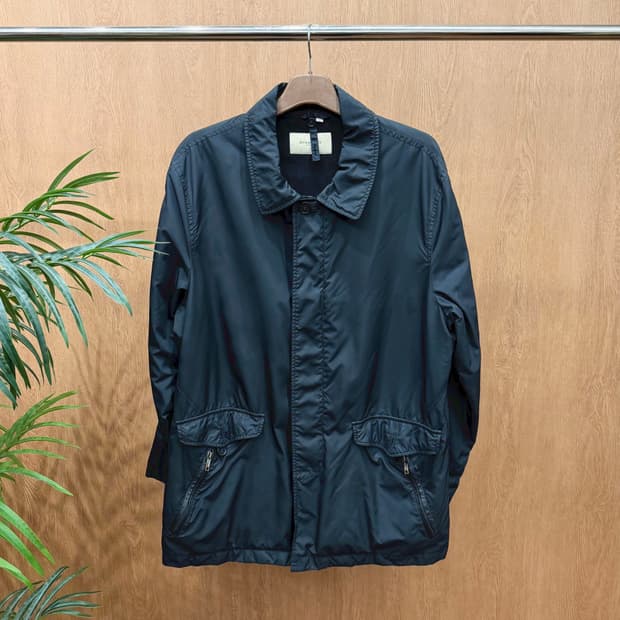 버버리 런던 나일론 코트 버튼 스트랩 유틸리티 포켓 디테일 블랙