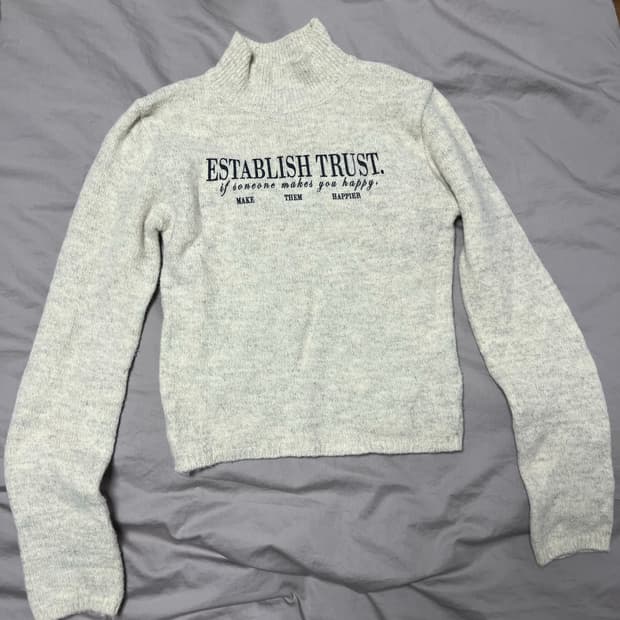 블랙업 레터링 니트 목폴라