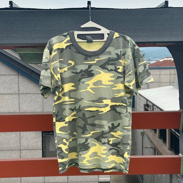 70s yellow camo t shirt  Anvil Rothco
