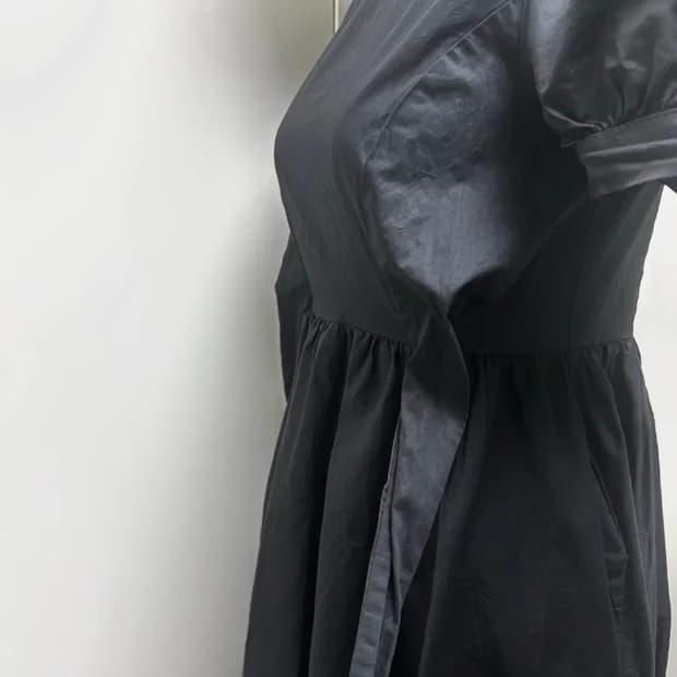 일본 공주풍 퍼프소매 블랙 드레스