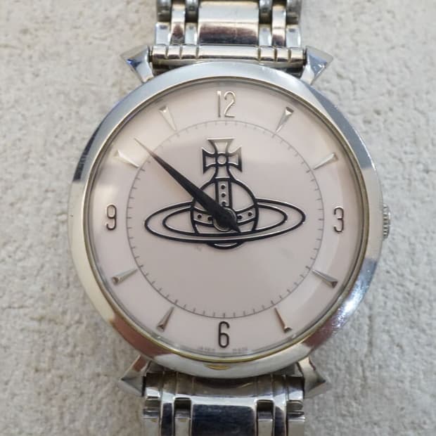 비비안웨스트우드 핑크 메탈시계