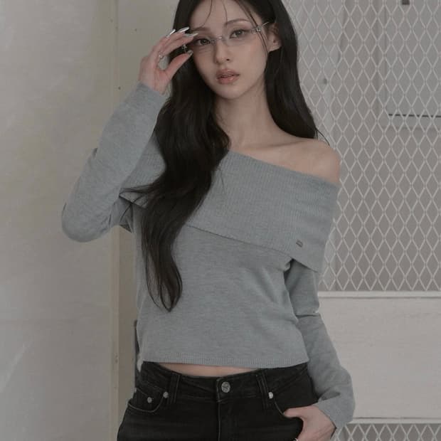 카키포인트 오프숄더 상의 새상품 택ㅇ