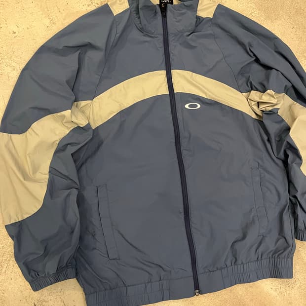 오클리 바람막이