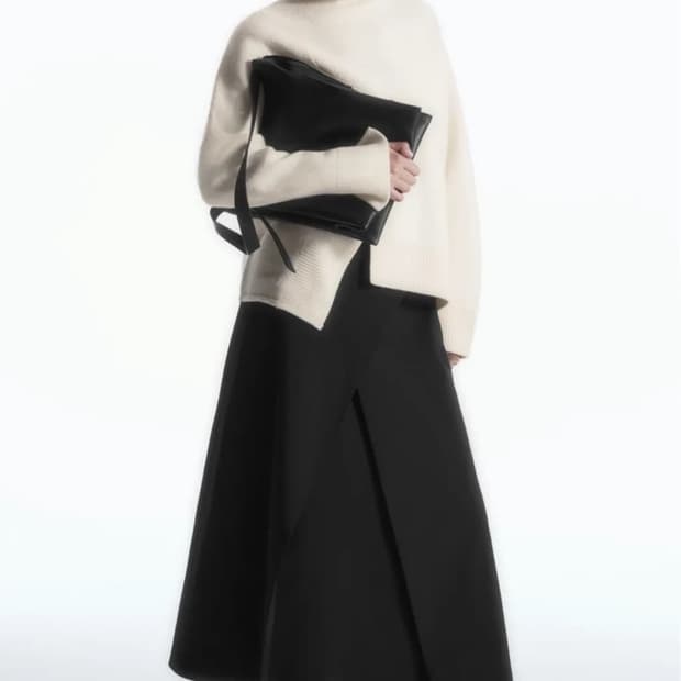 코스 테일러드 울 미디 랩 스커트