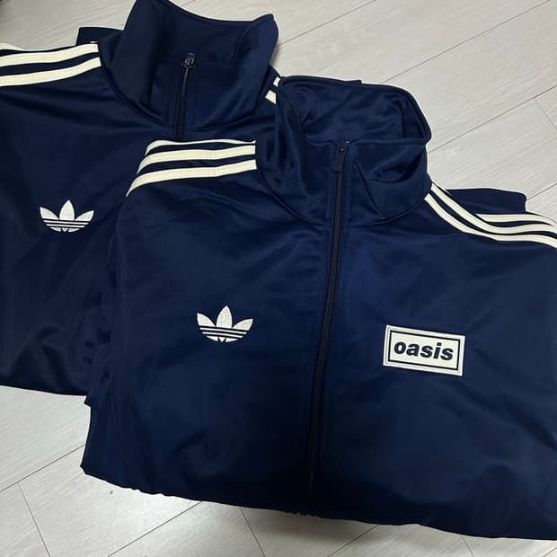 아디다스 오아시스 파이어버드 트랙탑 s사이즈 인디고네이비