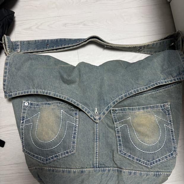 트루릴리젼 크로스백