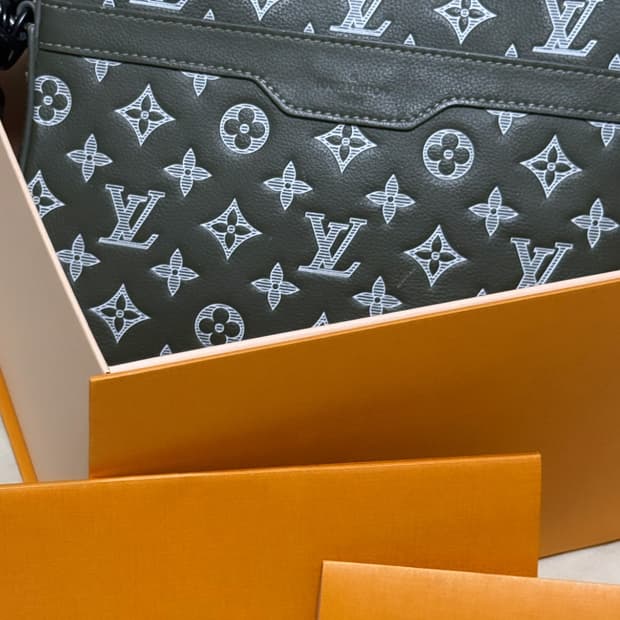 루이비통 쉐도우 모노그램 트리오 메신저백