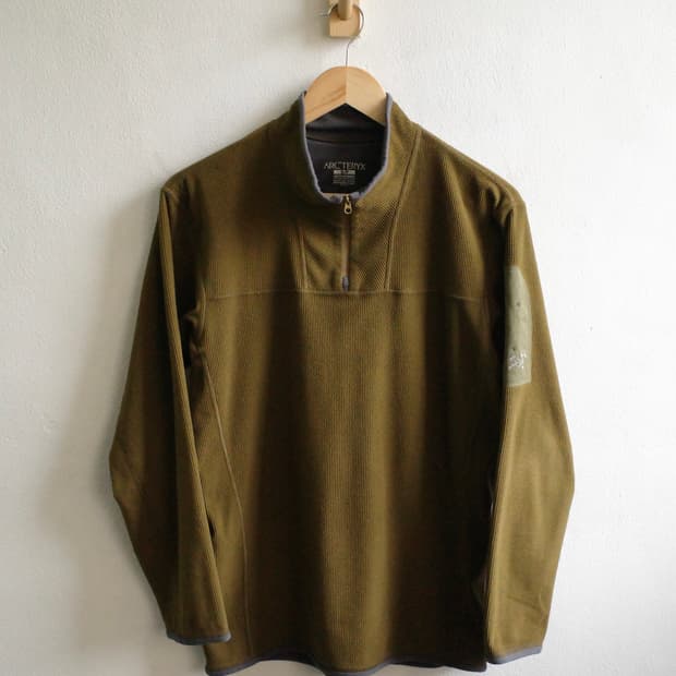 아크테릭스 플리스 쿼터집