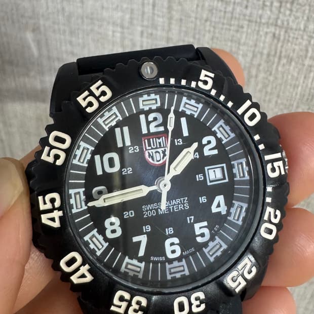 루미녹스 3050 시계