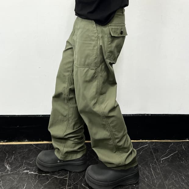칼하트 WIP FATIQUE 워크 팬츠 카키