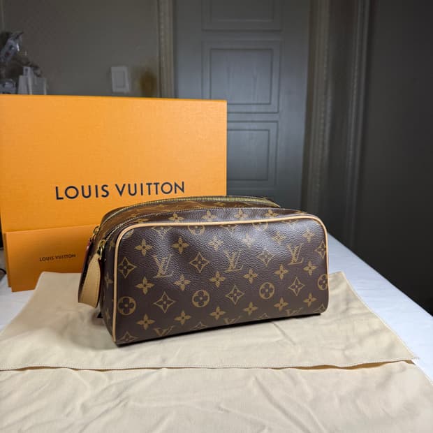 루이비통 모노그램 토일렛 파우치 돕키트 M44494