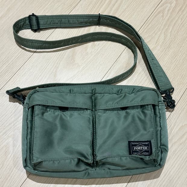 포터 탱커 숄더백 스몰 세이지 그린
