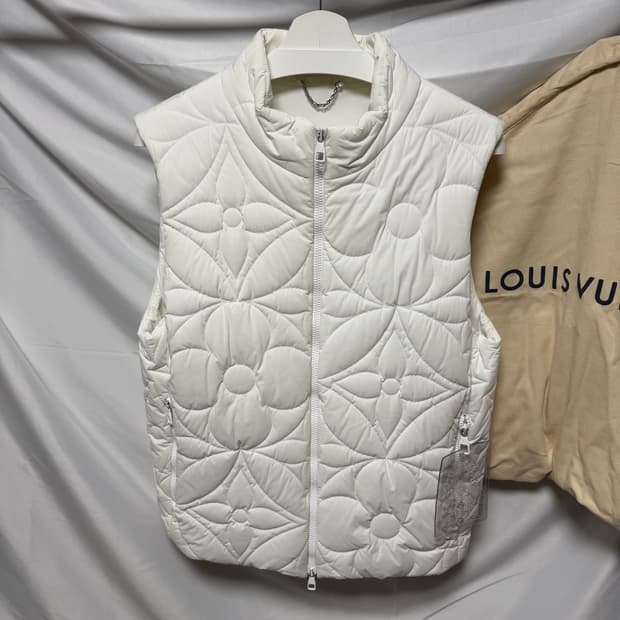 [S+급/50] 루이비통 모노그램 플라워 패딩 조끼 풀구성
