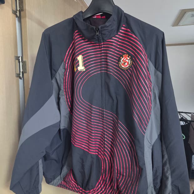슈프림 S로고 트랙자켓 L 블랙팝니다