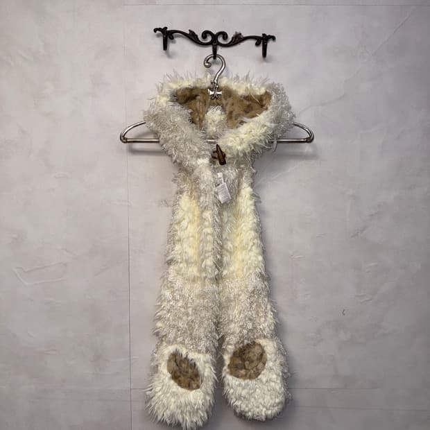 Ivory fur pocket hood muffler (새제품)