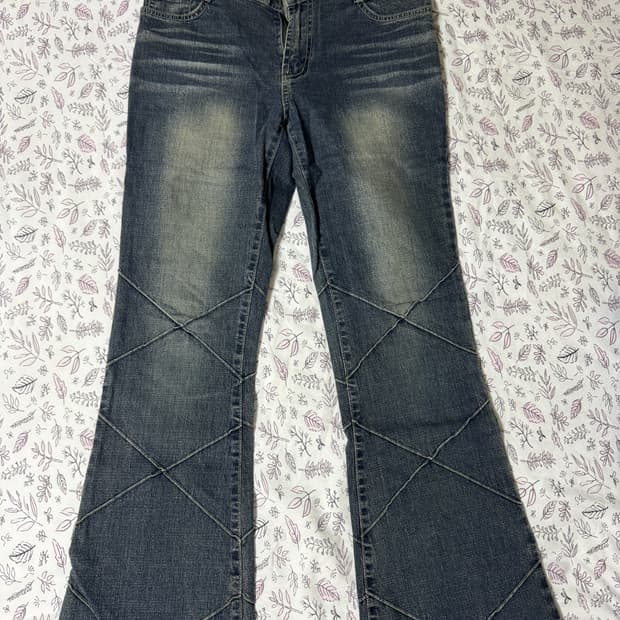 INTERCREW BOOTCUT JEANS