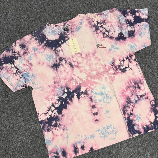 캐피탈 본 타이다이 반팔