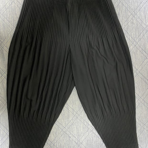 옴므플리세 바지 블랙 3