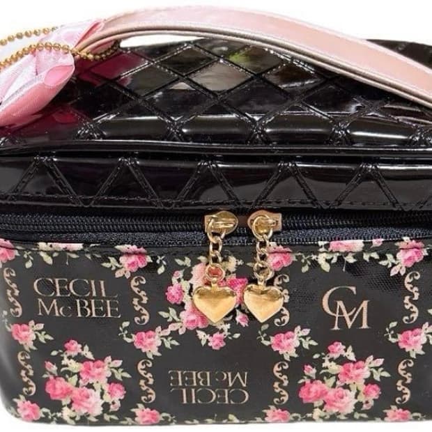 (새상품)세실맥비 플라워 패턴 파우치 블랙 고전