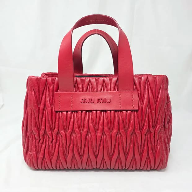 MIU MIU 미우미우 마테라쎄 나파 가죽 토트백