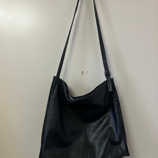 Ear leather cross bag