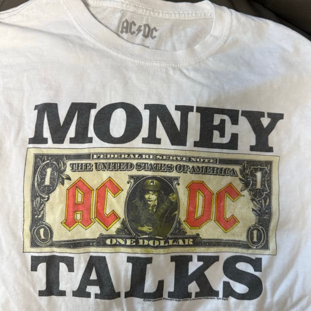 브랜디 멜빌 AC/DC 반팔 티셔츠