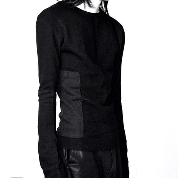 Blacksm 롱슬리브 2사이즈 삽니다