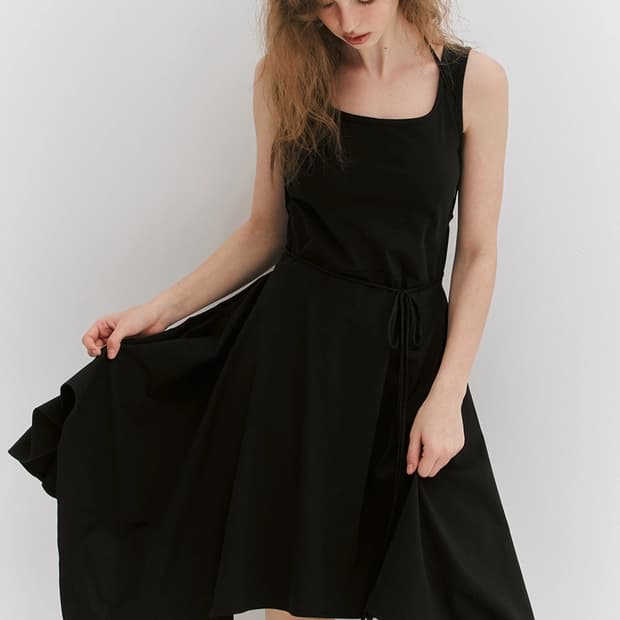 민더리 STRAP CUTTING JERSEY DRESS - BLACK