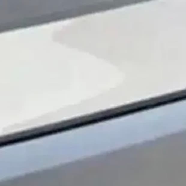 BMW 340 순정 스포일러