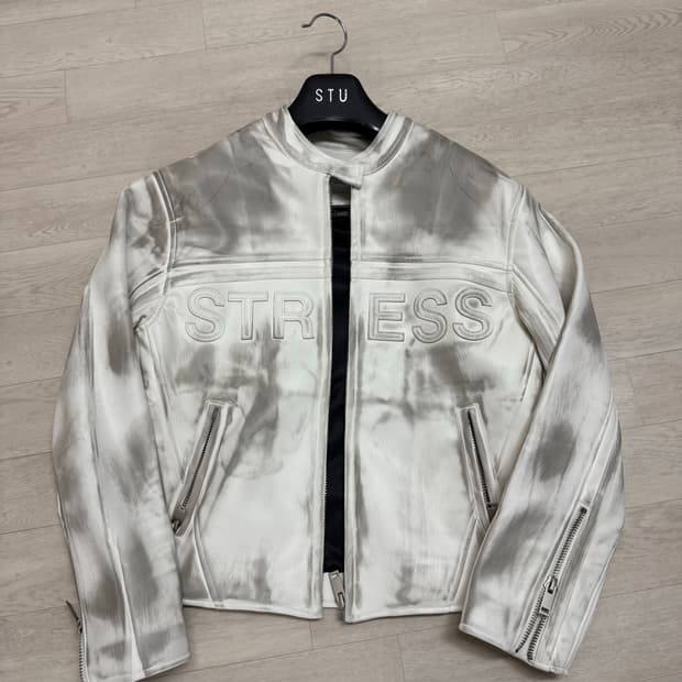 민타임 화이트 레더 자켓