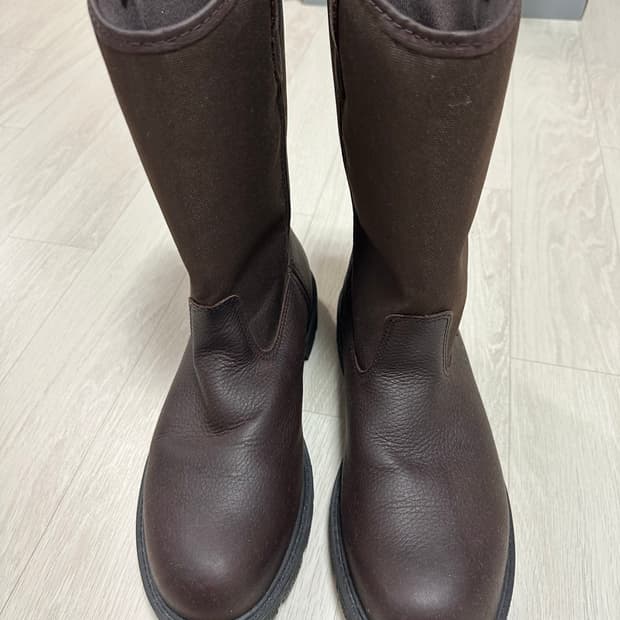 조지아 부츠 칸예웨스트 착용