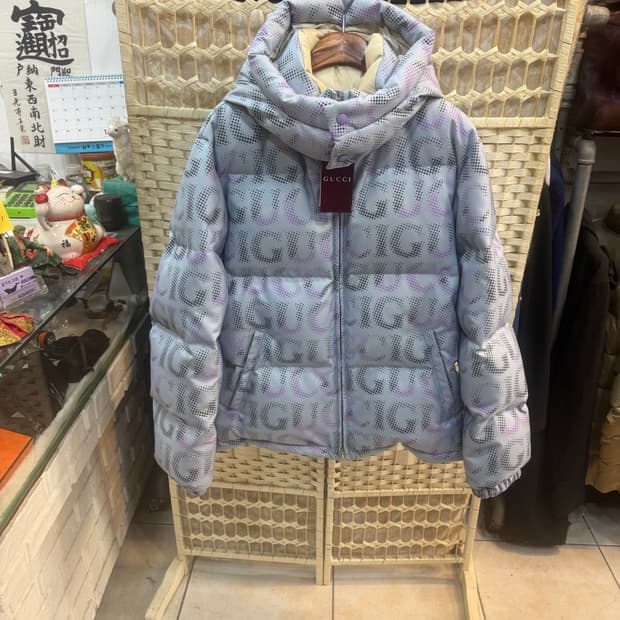 50/105/24fw 정품 구찌 올오버 로고 다운패딩 팝니다