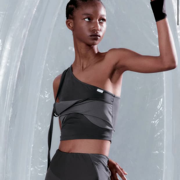 오호스 Overlap One-Shoudler Top