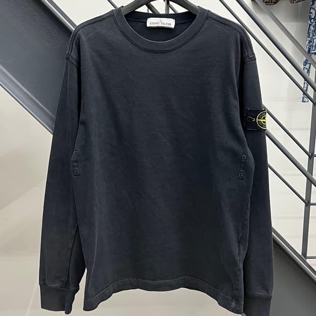 스톤아일랜드 와펜 블랙 롱슬리브