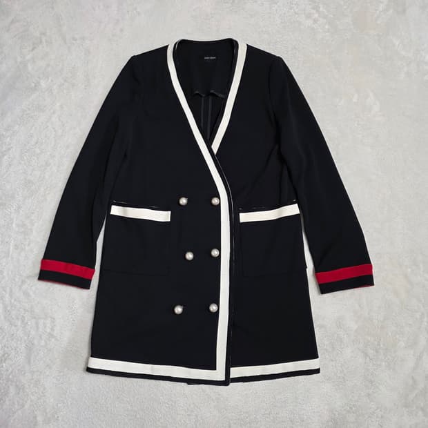 (55)여성 메르헨 블랙 배색 펄버튼 자켓