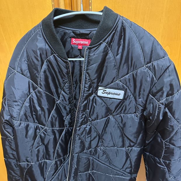 슈프림 퀼팅자켓