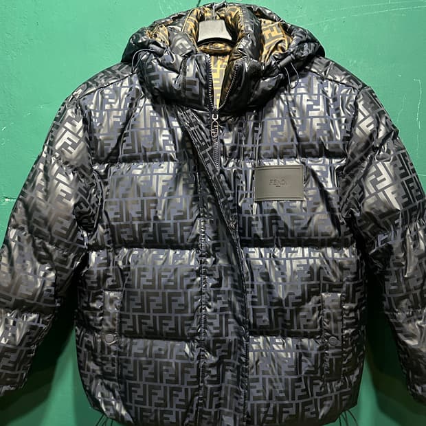 펜디 주카 리버시블 패딩 105