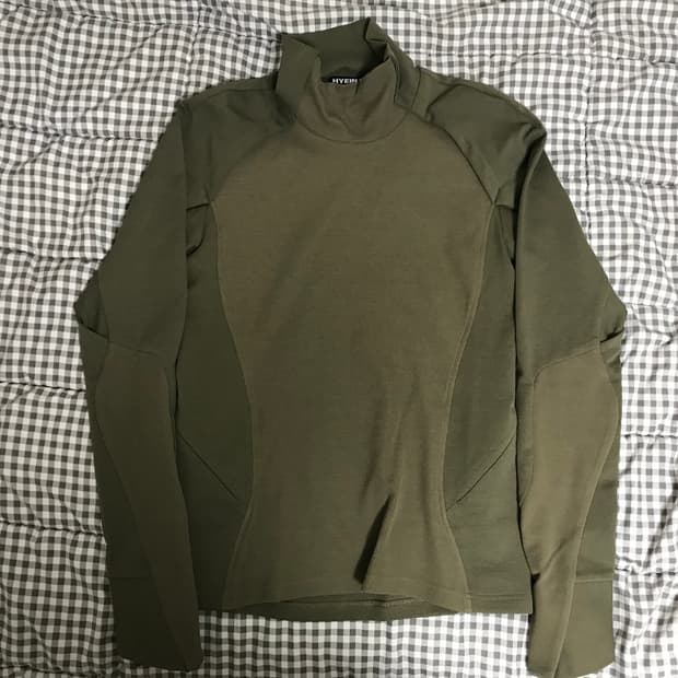 (3)Hyein seo 혜인서 모크넥 탑 카키