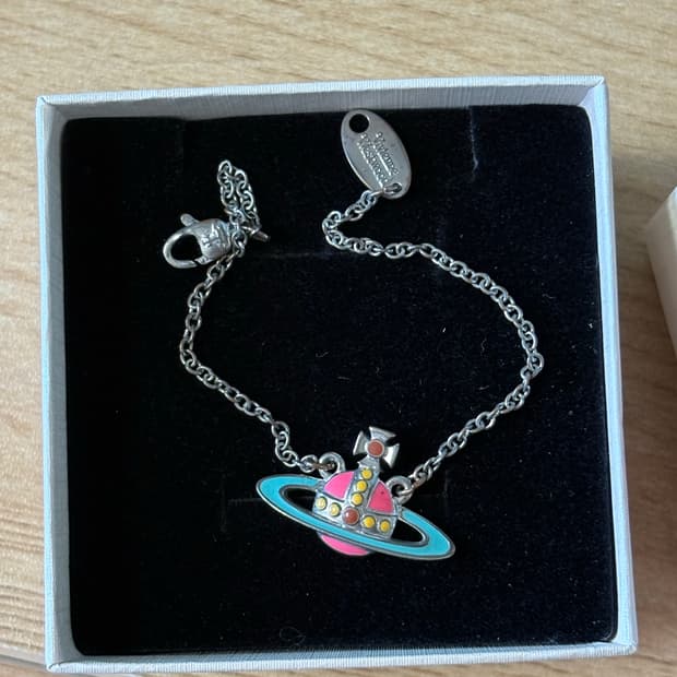 비비안웨스트우드 orb 팔찌