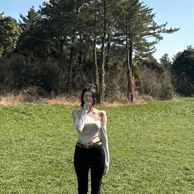 보헴서 원숄더 티셔츠