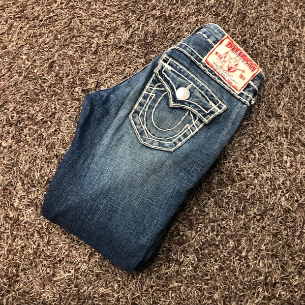 트루릴리전 조이 슈퍼티 스티치 부츠컷 데님 팬츠