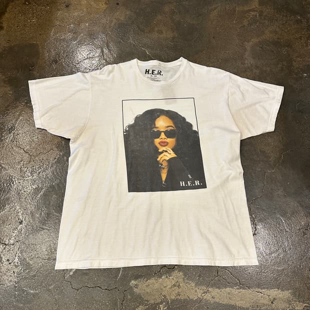 Rihanna H.E.R 리안나 프린팅 반팔티 XL