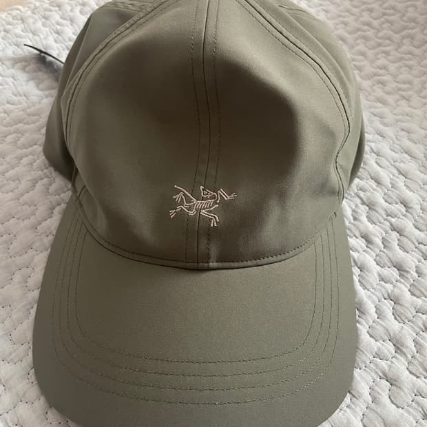 아크테릭스 볼캡 모자