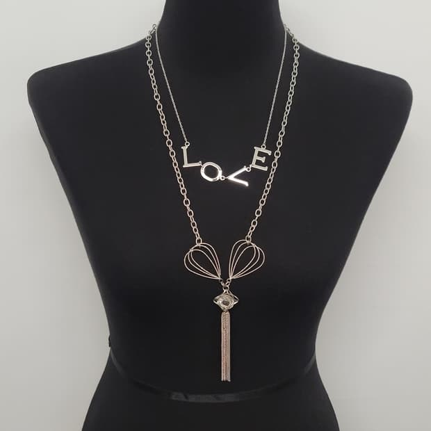 LOVE necklace set